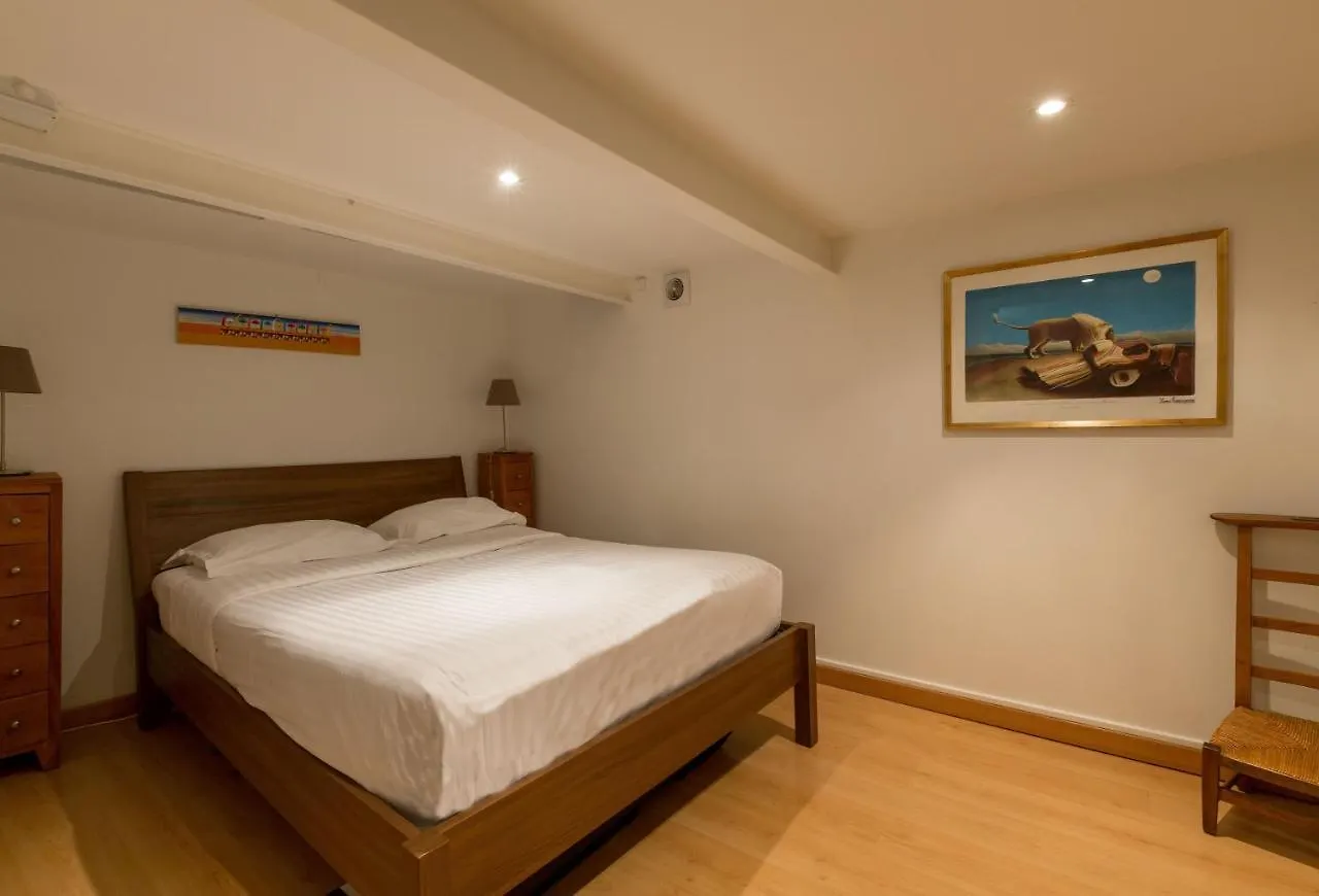 Holiday home Veeve - Central Escape By The Seine Paris