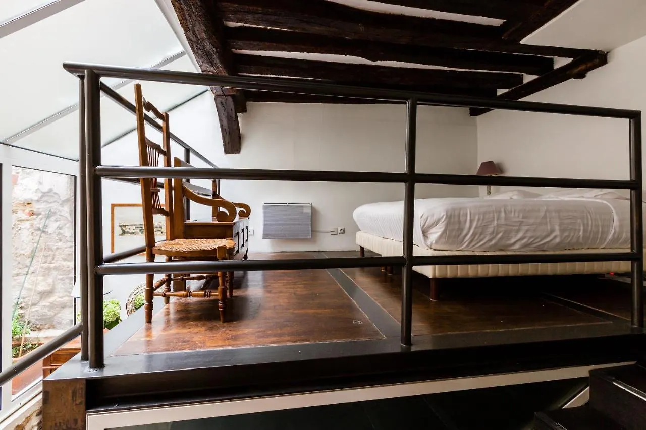 Holiday home Veeve - Central Escape By The Seine Paris France